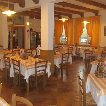 Al Castello מלון Artegna